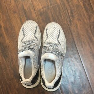 ADDIDAS ULTRABOOST White and Black Knit Sneakers